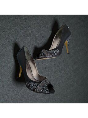 HOUSE OF DEREON Beyonce Black Satin Embroidered Beaded Heels Size 7.5